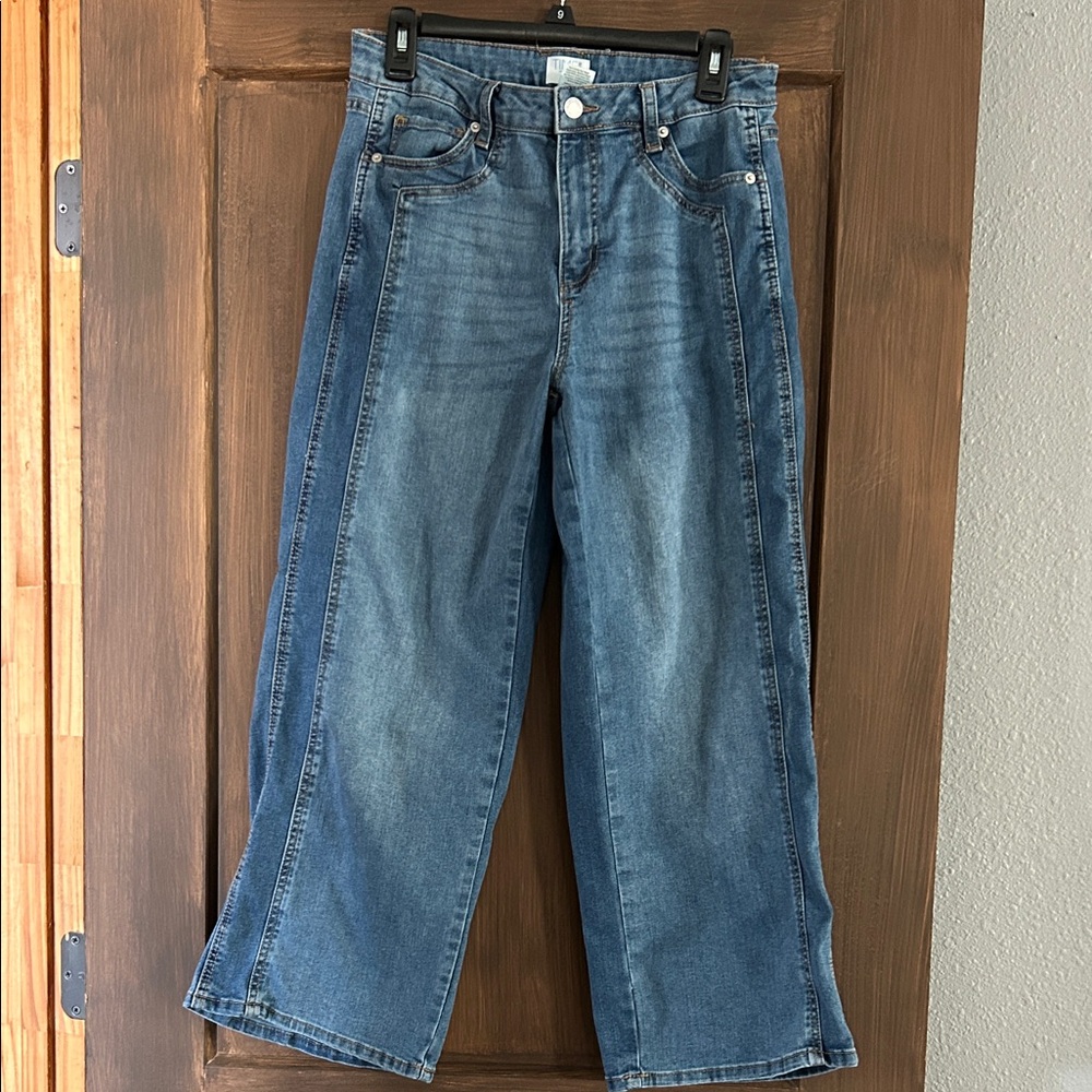 Time and Tru Women's Cropped Blue Jeans
